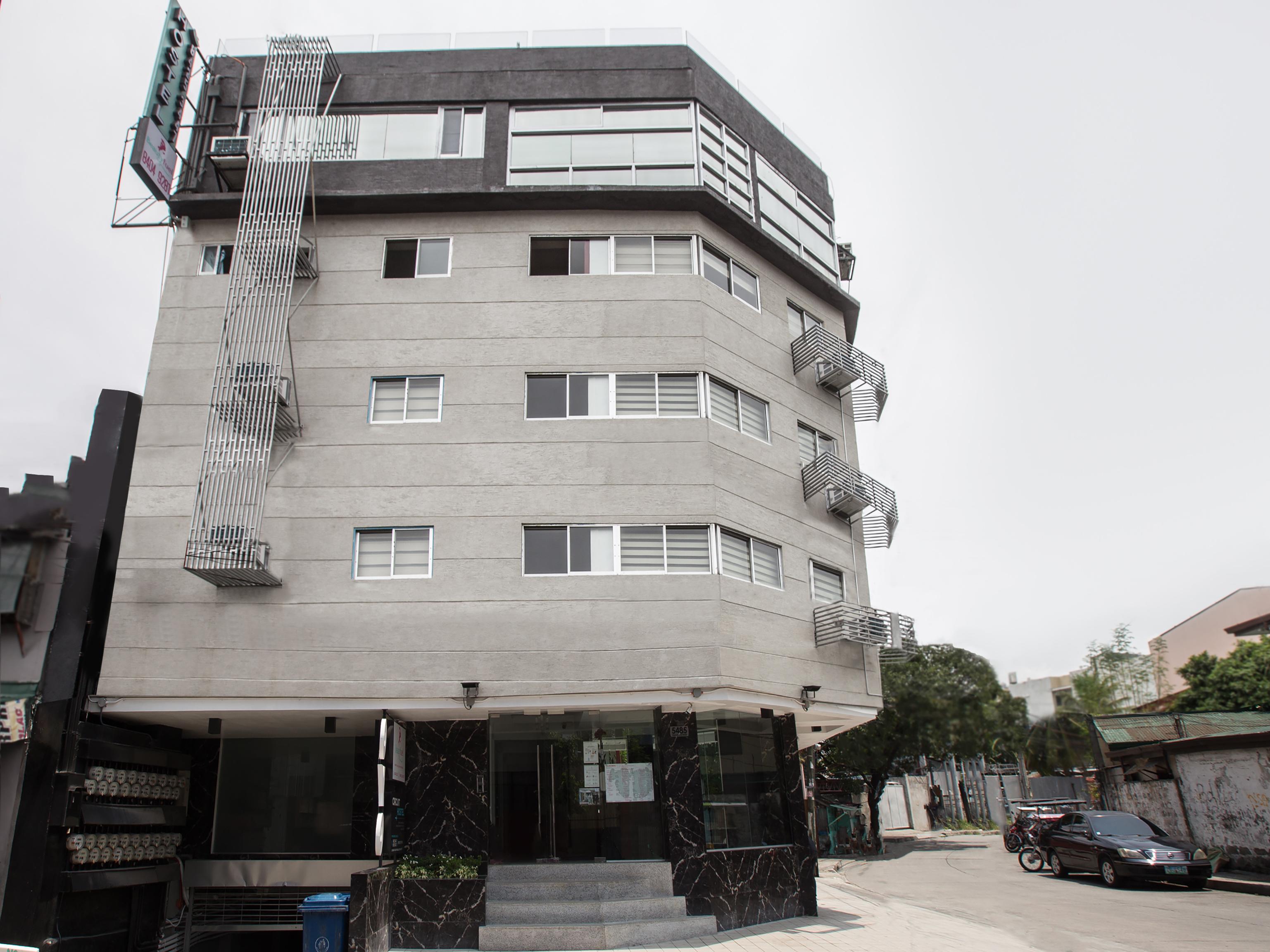 โอโย 675 เซอร์กิต โฮสเทล พนักงานฉีดวัคซีนแล้ว Makati City ภายนอก รูปภาพ